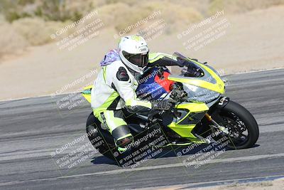 media/Dec-01-2025-Moto Forza (Mon) [[2daa91e15f]]/2-Intermediate Group/Session 4 Turn 9/